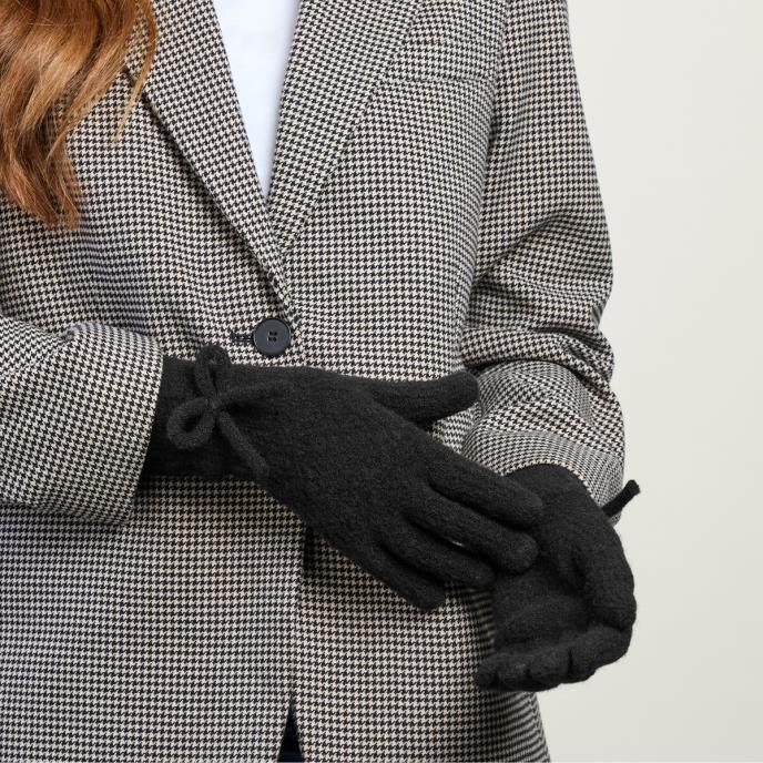 Isotoner® Ladies Knitted Bow Glove Black